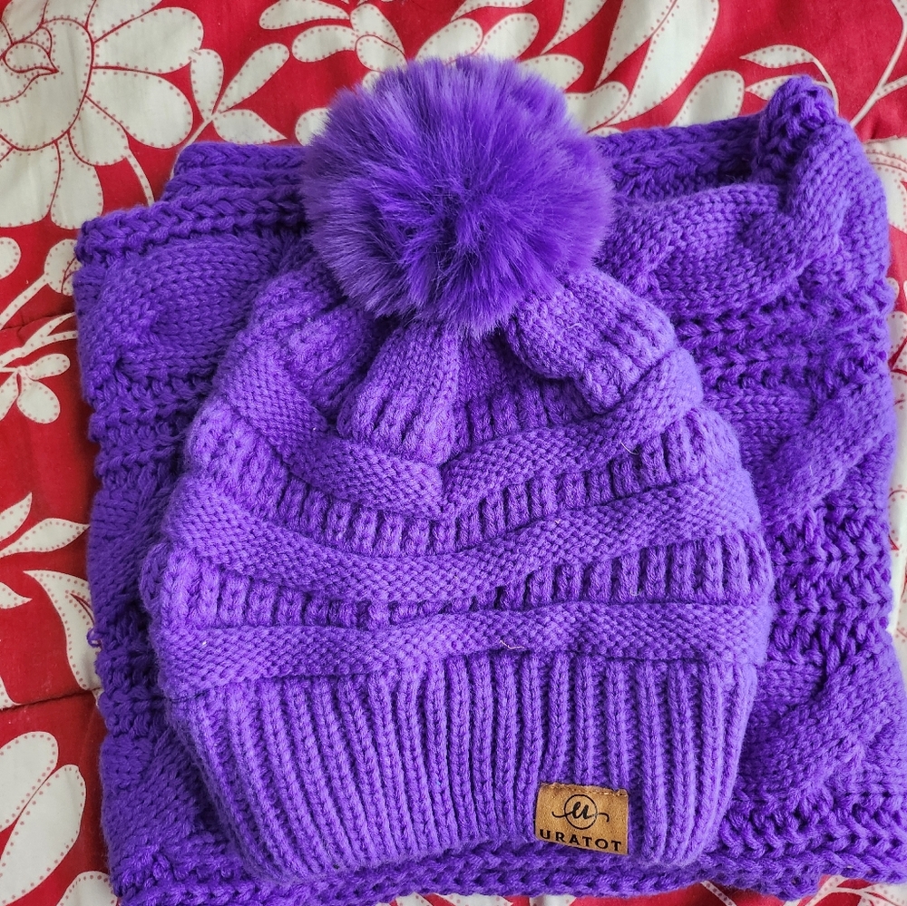 Beanie hat& scarf - Picture 2 of 2